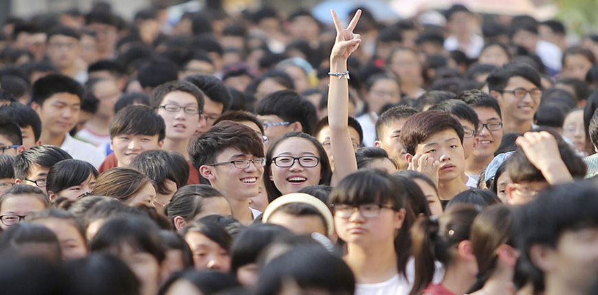 More Chinese overseas students returning home